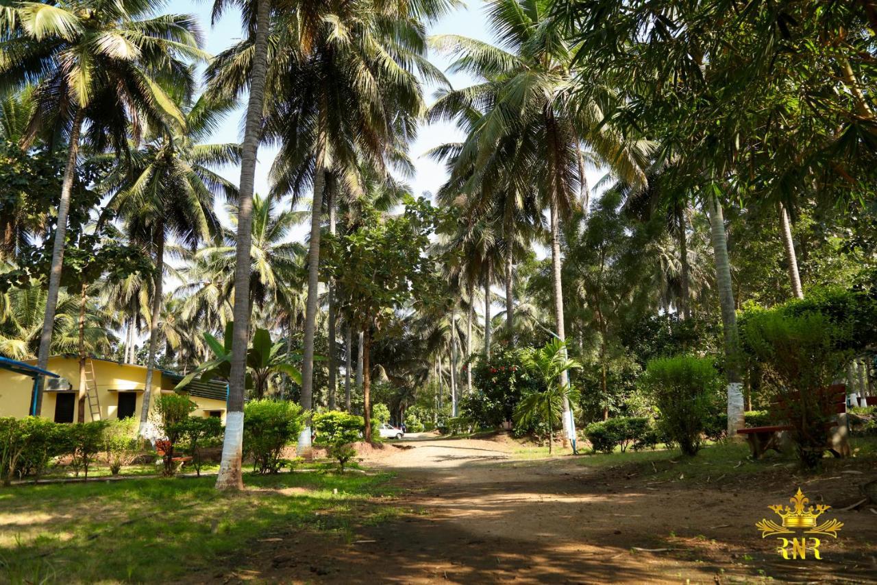 Royal Nature Resort Pollāchi 외부 사진