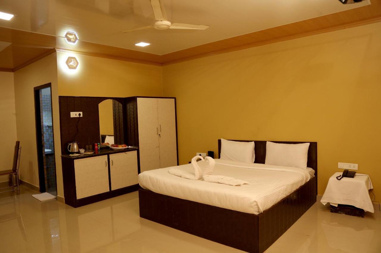 Royal Nature Resort Pollāchi 외부 사진