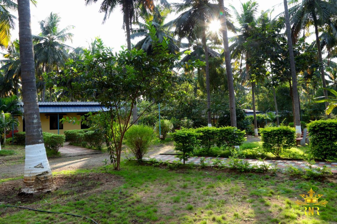 Royal Nature Resort Pollāchi 외부 사진